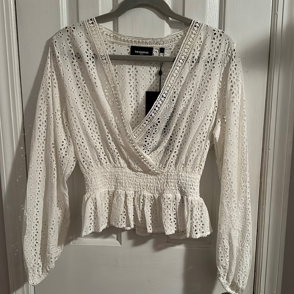 The Kooples Perforate Flowers White Top Size 1 (US 6)